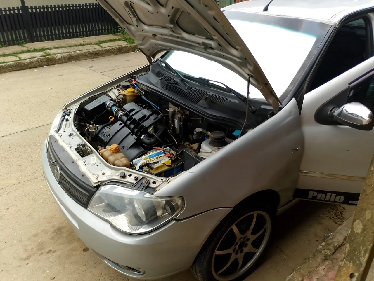 Vende-se ou troca Fiat Palio alienado 