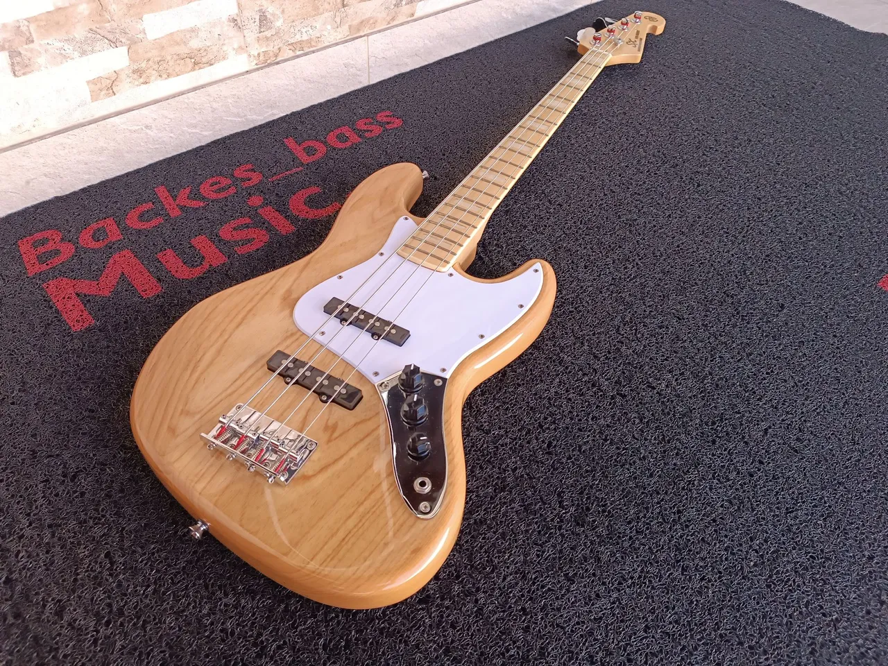Baixo sx sjb-75 semi-novo