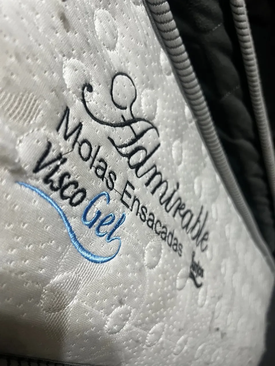 Colchão Admirable Molas Ensacadas Visco Gel
