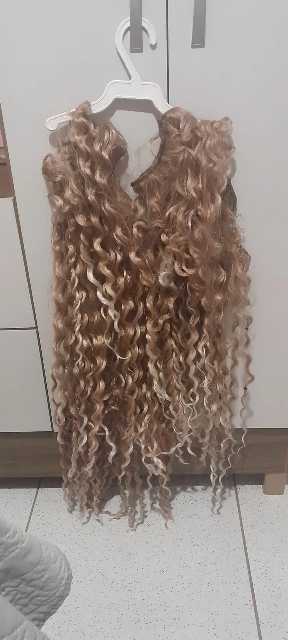 Mega Hair Cacheado Loiro Ombre