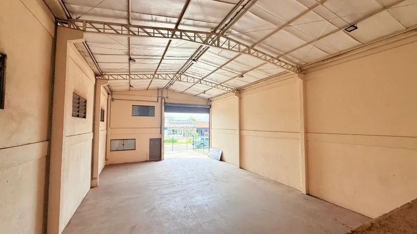 Galpão com 250m - Localizado na Rua Santa Fé (Icuí Guajára) - Foto 2