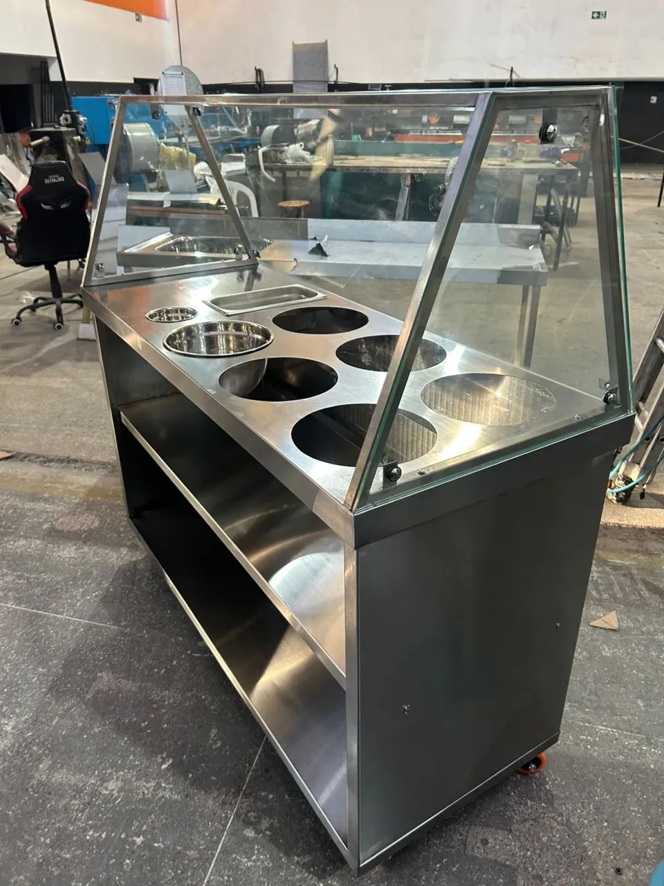 TABULEIRO DE ACARAJÉ INOX COM CUBAS - Foto 5