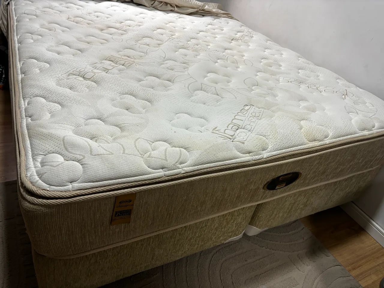 Vendo colchão com base queem 