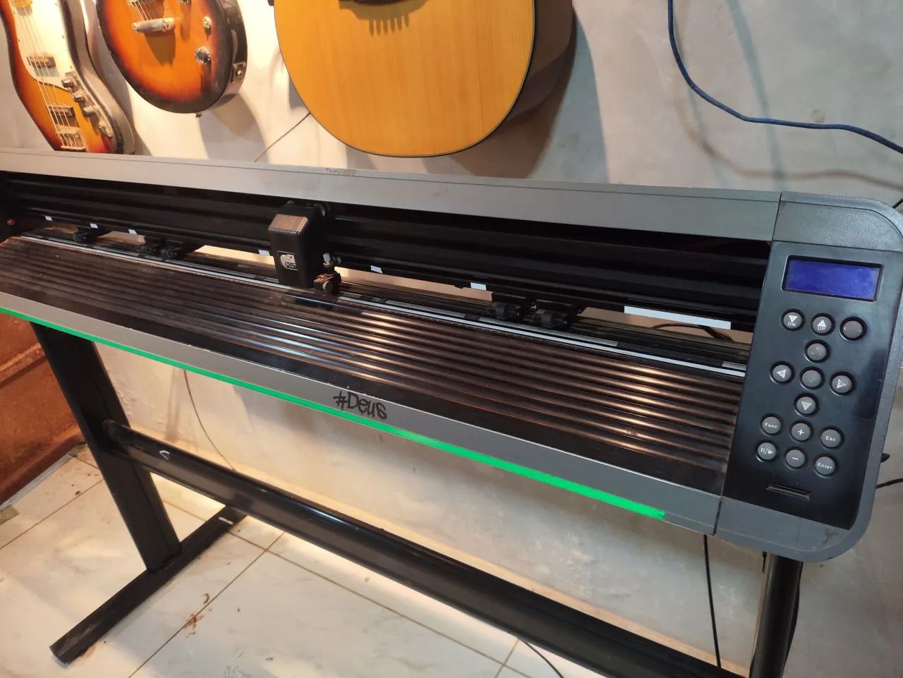 Plotter de recorte com mira a liser 1.20 de boca 