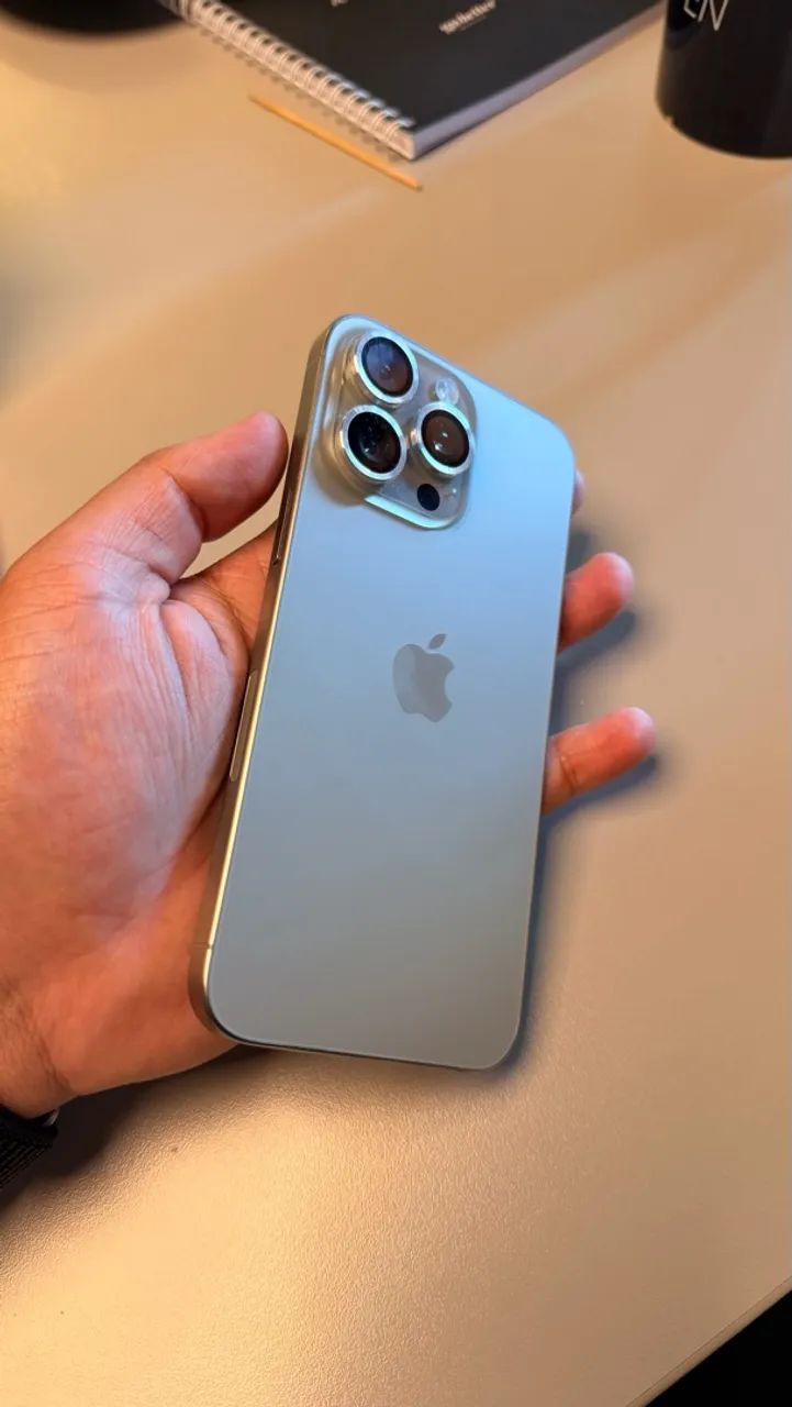 iphone 15 pro max cinza  - Foto 2