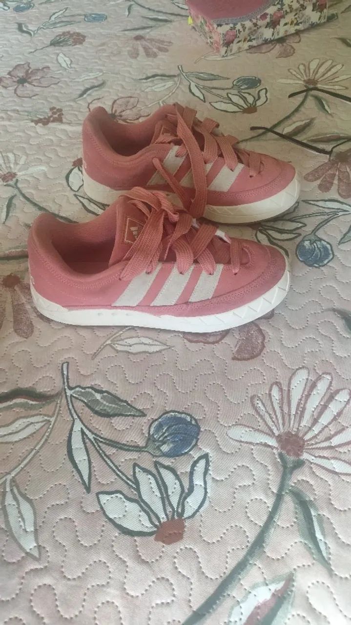 Tênis Adidas adimatic