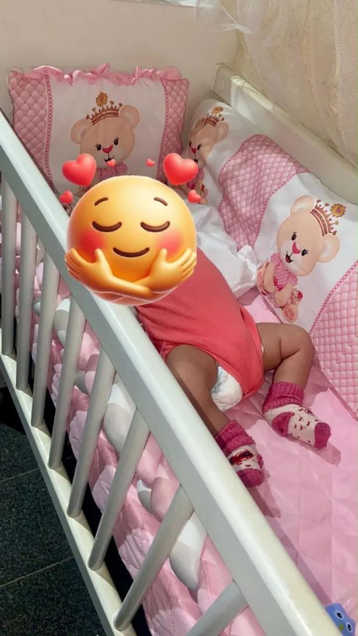Mini berço com grade móvel acompanha com colchão e kit berço  - Foto 3