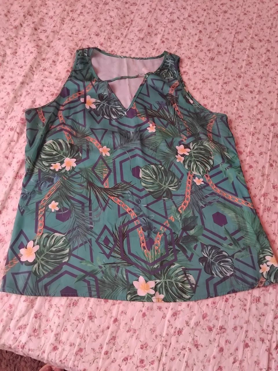 Roupas seminovas - Foto 3