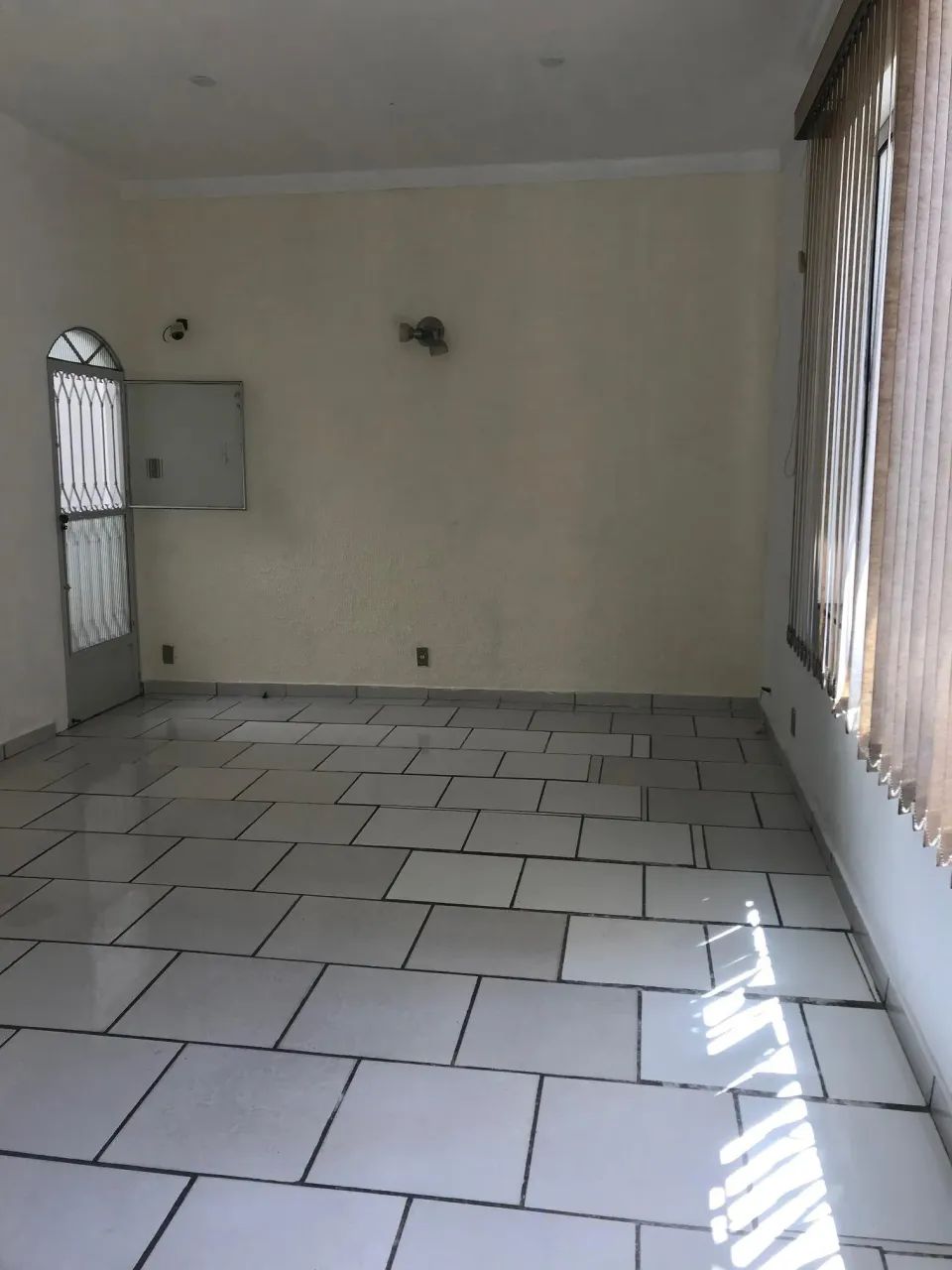 Cabo Frio -Vila Nova- vendo prédio inteiro - vagas