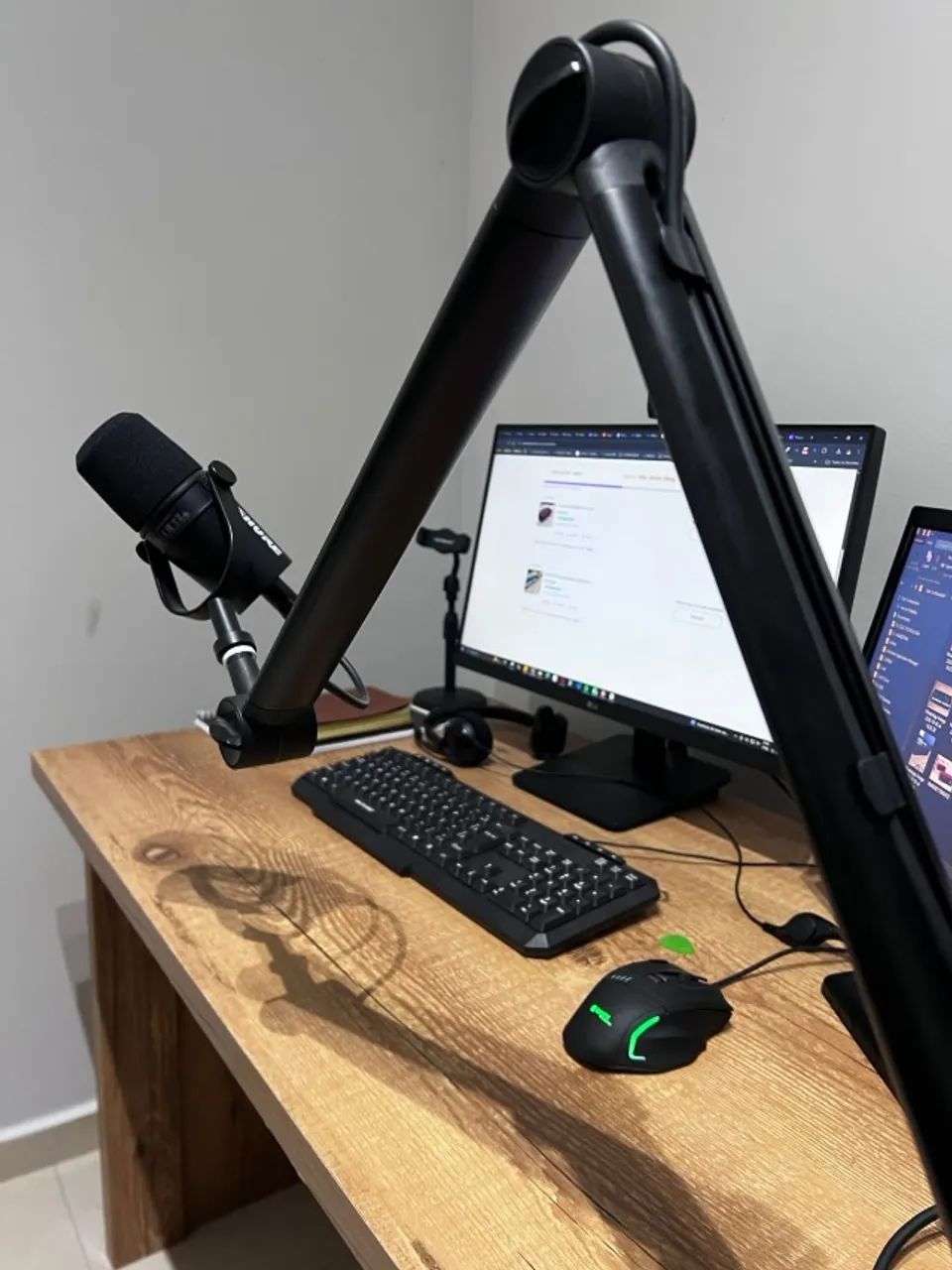 Microfone Shure MV7 podcast com Boom De Microfone - Foto 3