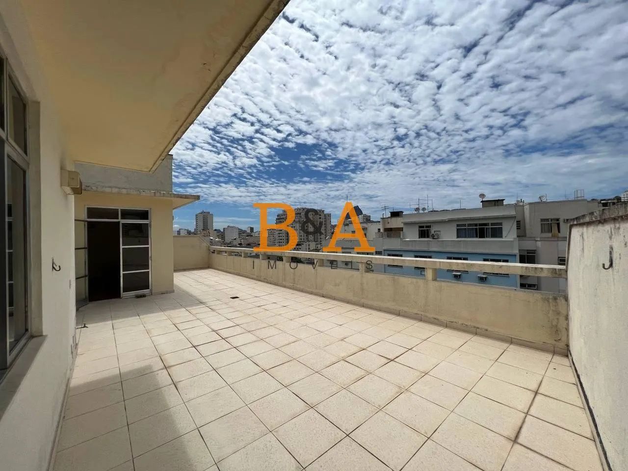 Cobertura linear com 239 m² e amplo terraço em Laranjeiras - Foto 2