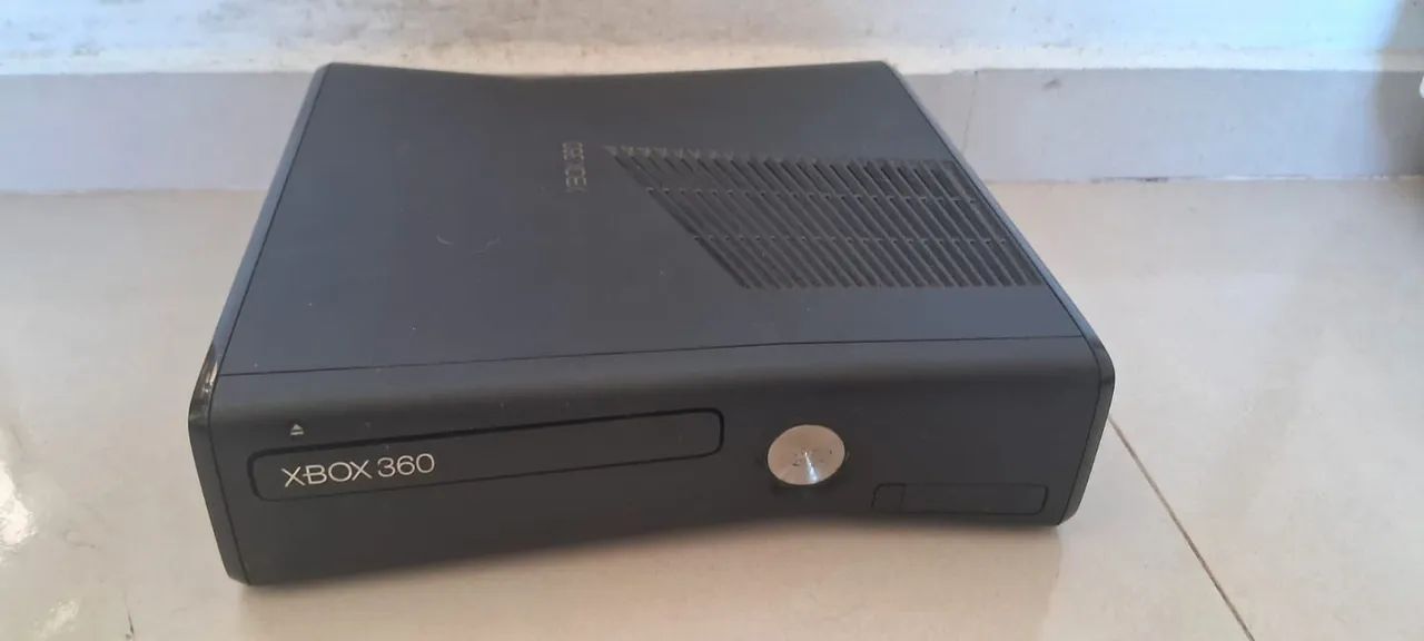 Videogame Microsoft Xbox 360 com kinekt e jogos - Foto 5