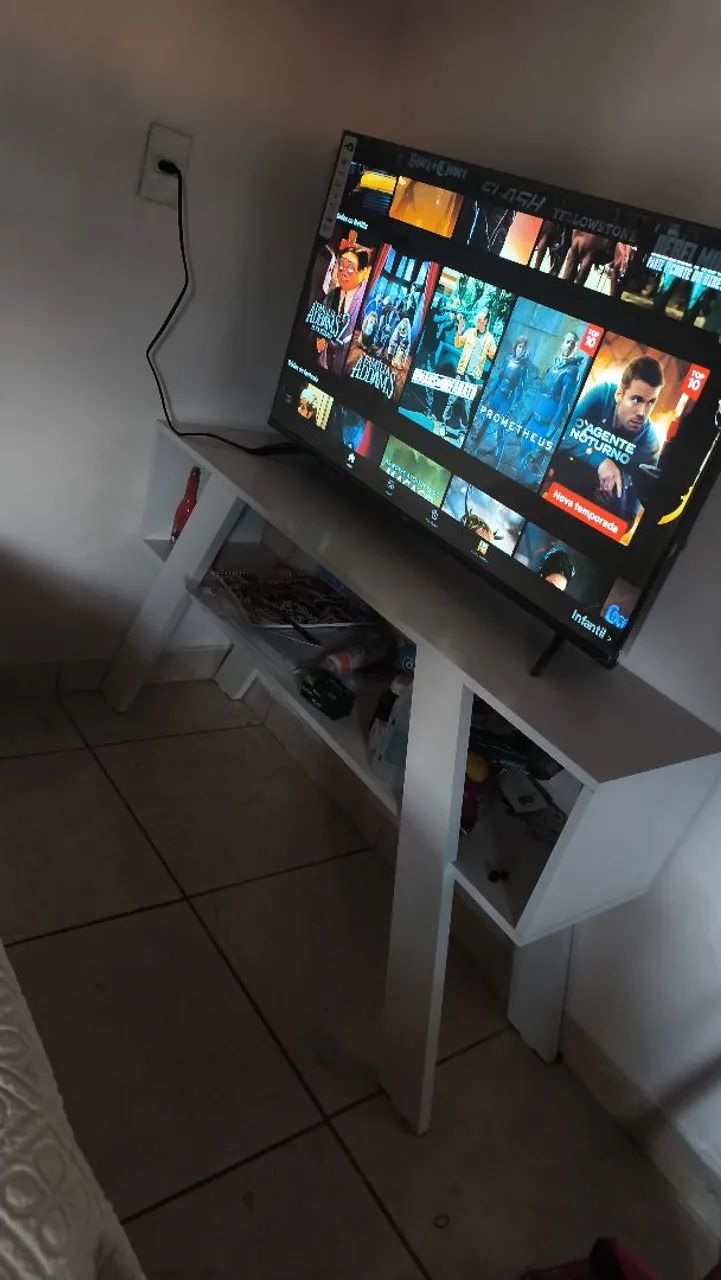 TV 43 POLEGADAS COM RACK