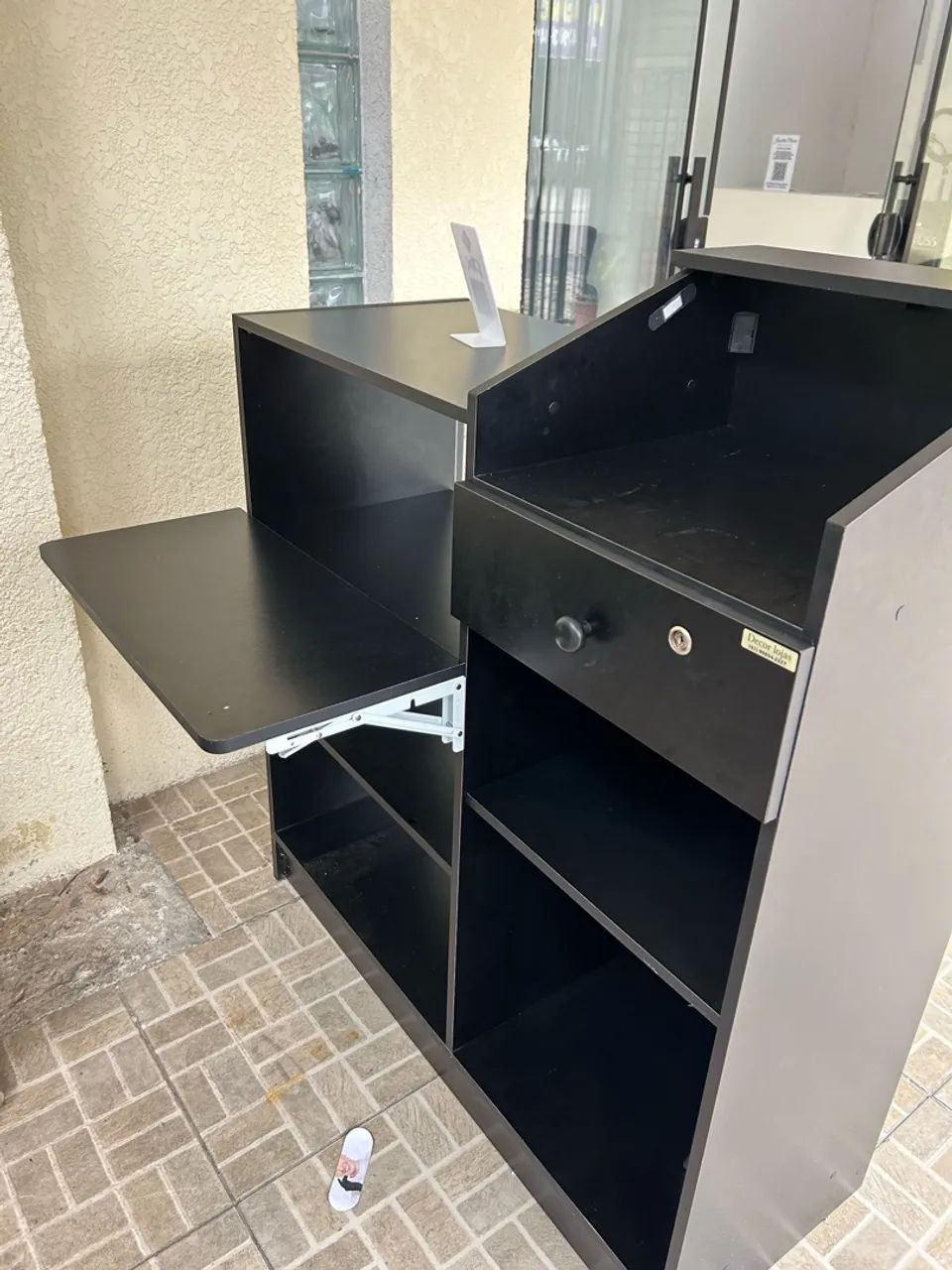 Balcão recepção com vitrine  - Foto 2