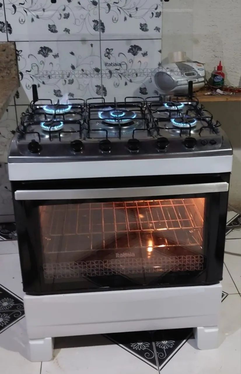 Moderno fogão Itatiaia com tripla chama automático com prateleira deslizante - Foto 6