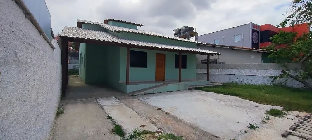 Casa com 05 quartos , em area comercial centro de Maricá!! Cod: 099