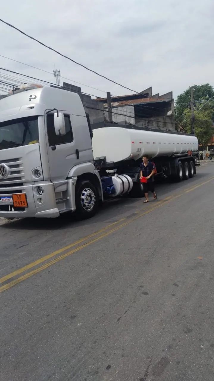 Caminhão tanque - Foto 2