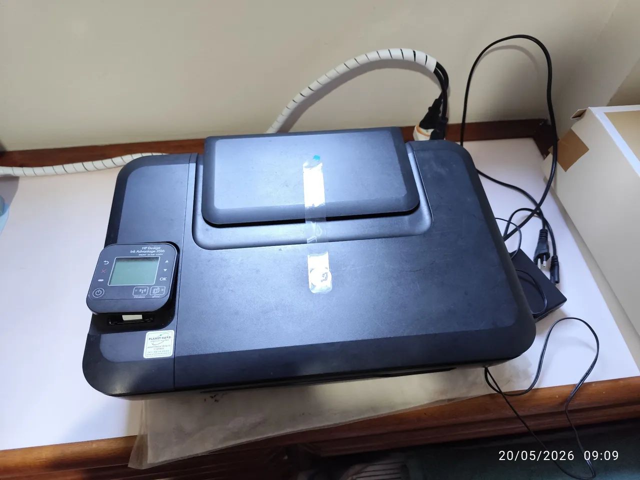 Impressora HP Deskjet 3516, copiadora, com cabos e caixa