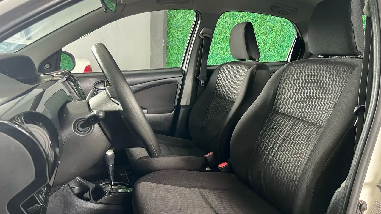 Toyota Etios 2017 - Foto 5