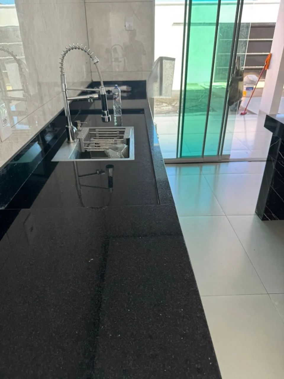 Vendo casa nova com 3 quartos sendo 1 suite com closet e piscina em Gurupi TO - Foto 5