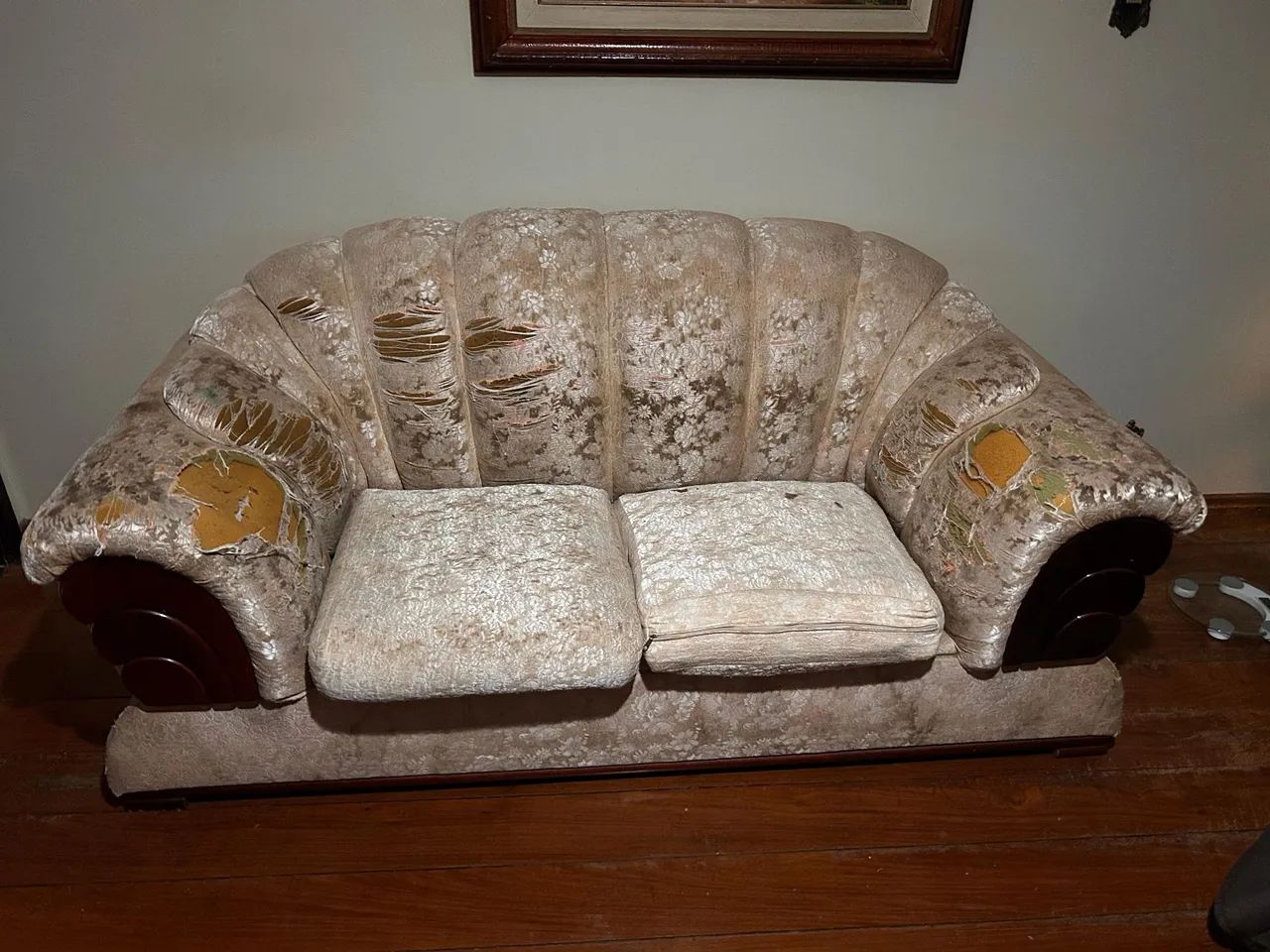 Vendo sofá usado em Madeira pra reforma - Foto 2