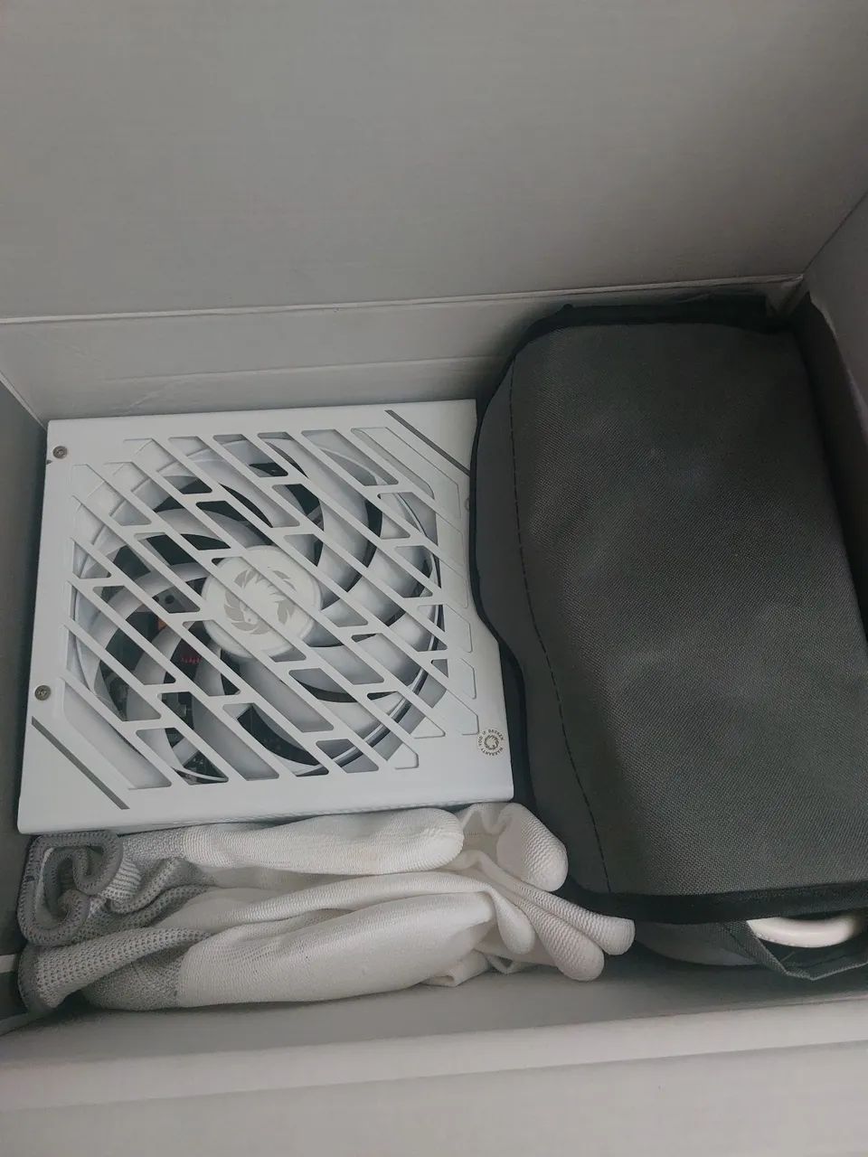 Fonte Gamemax 1050w