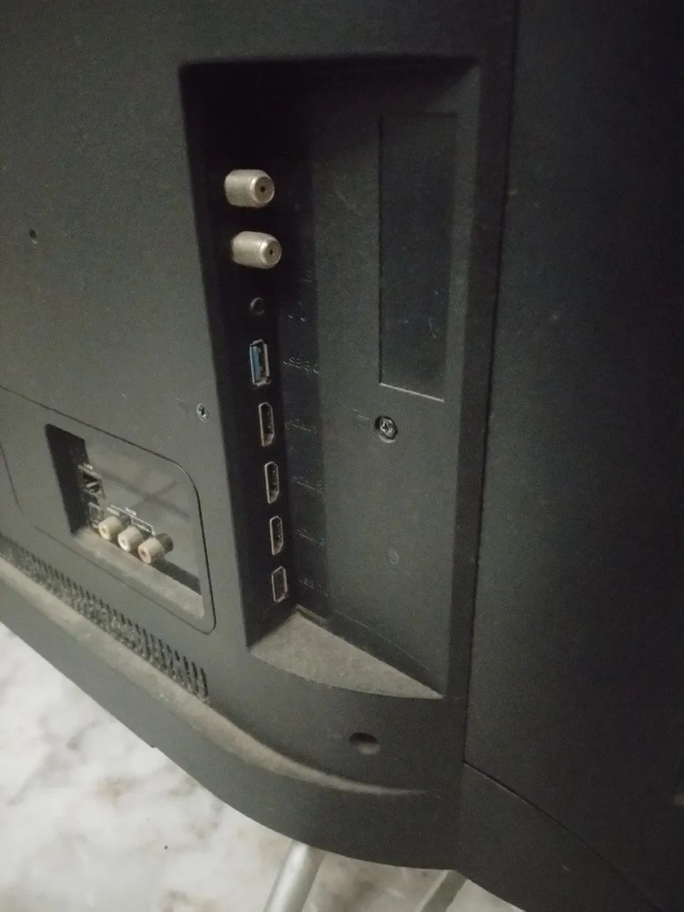TV TCL 49" Modelo 49P2US ? Tela Quebrada / Para Peças - Foto 3