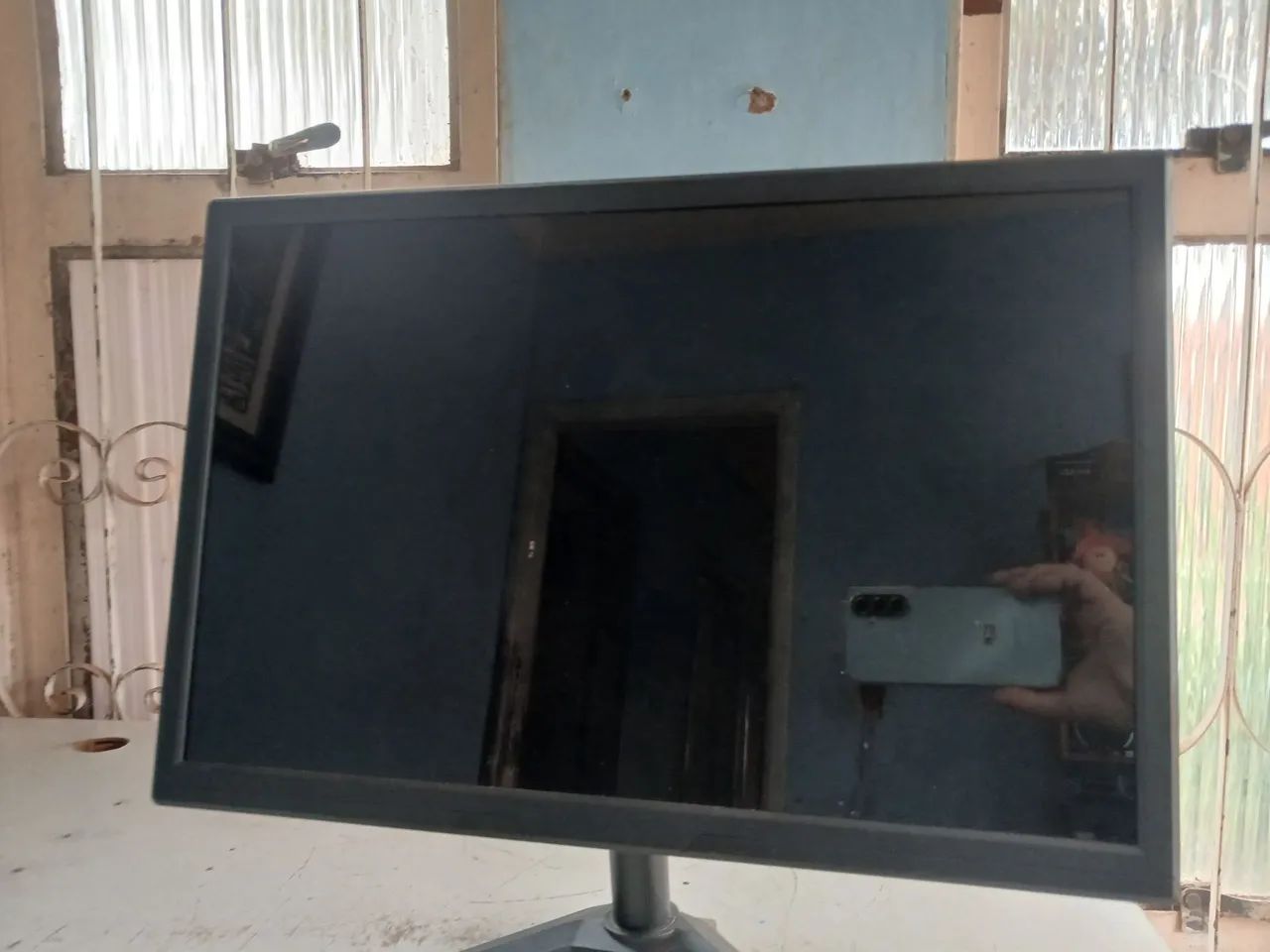 Monitor de pc 20p entrada HDMI 