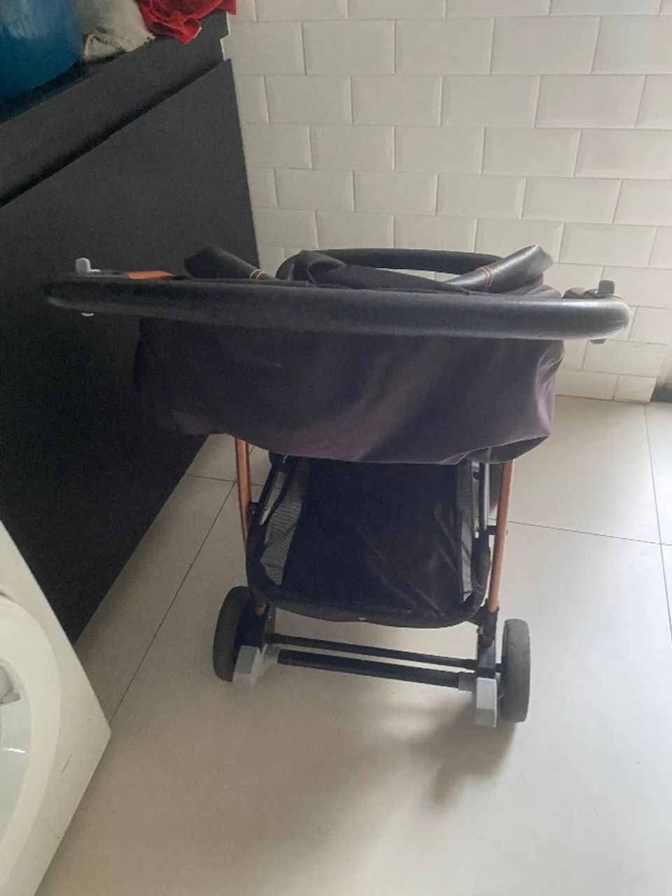 Carrinho de bebê e bebê conforto - Foto 3