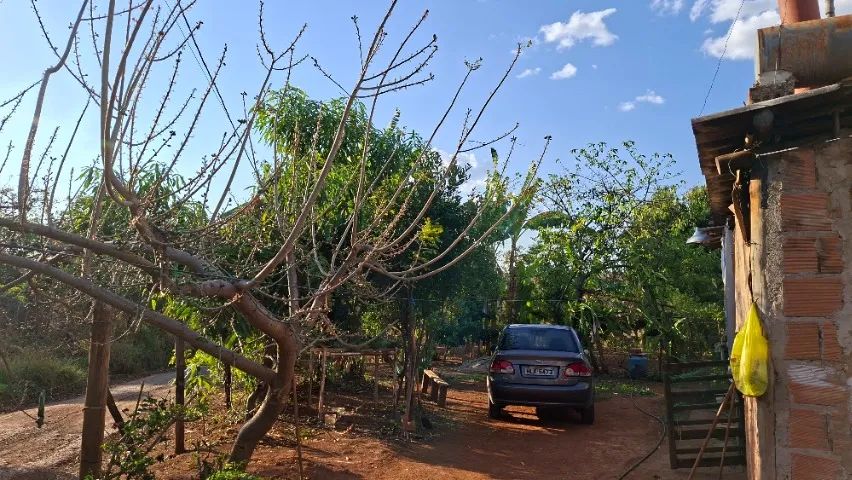 Chácara de 2000m2 com casa, água, é luz proximo a 040 - Foto 4