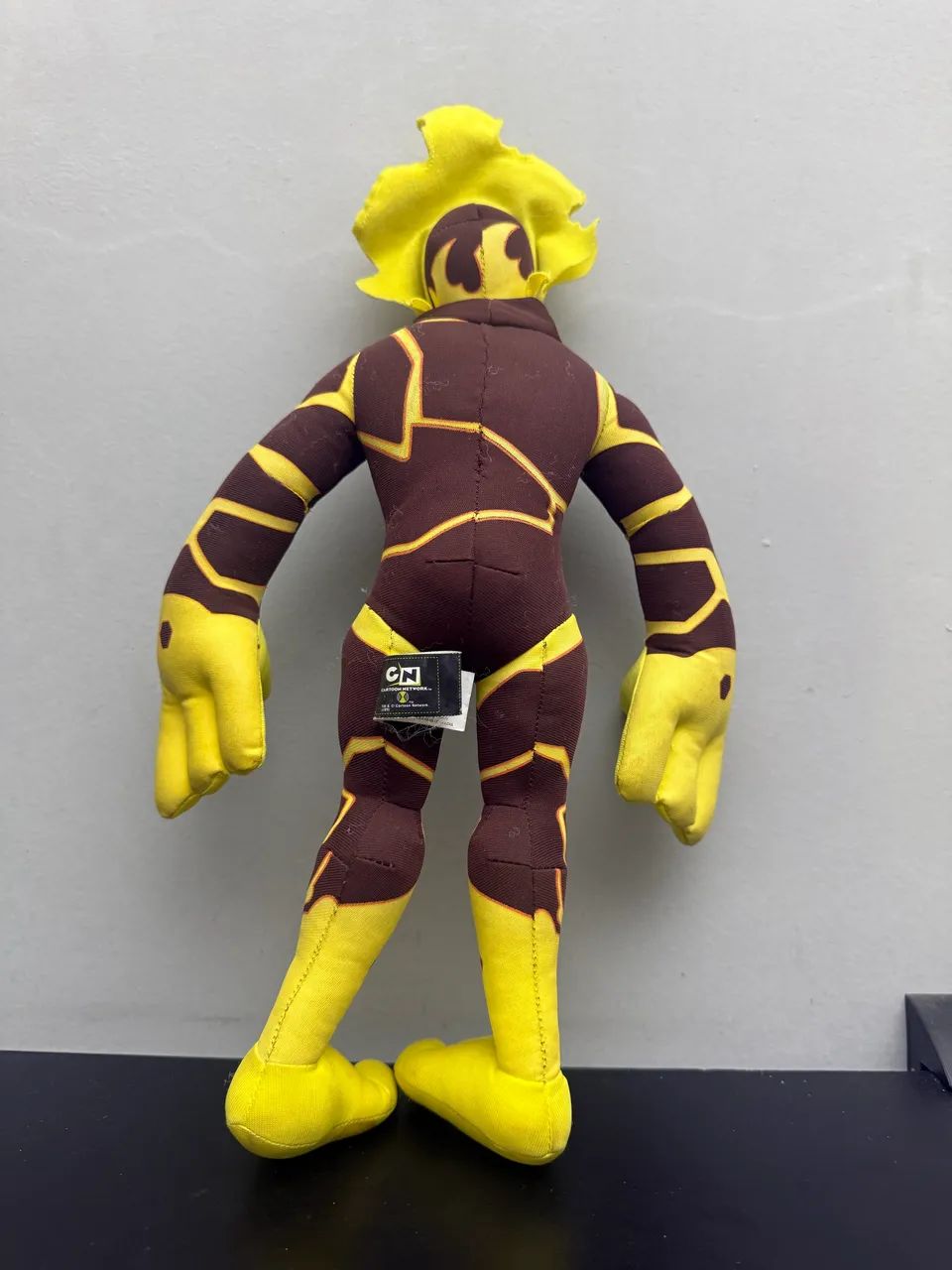 Boneco ben 10 pelucia chama - Foto 2