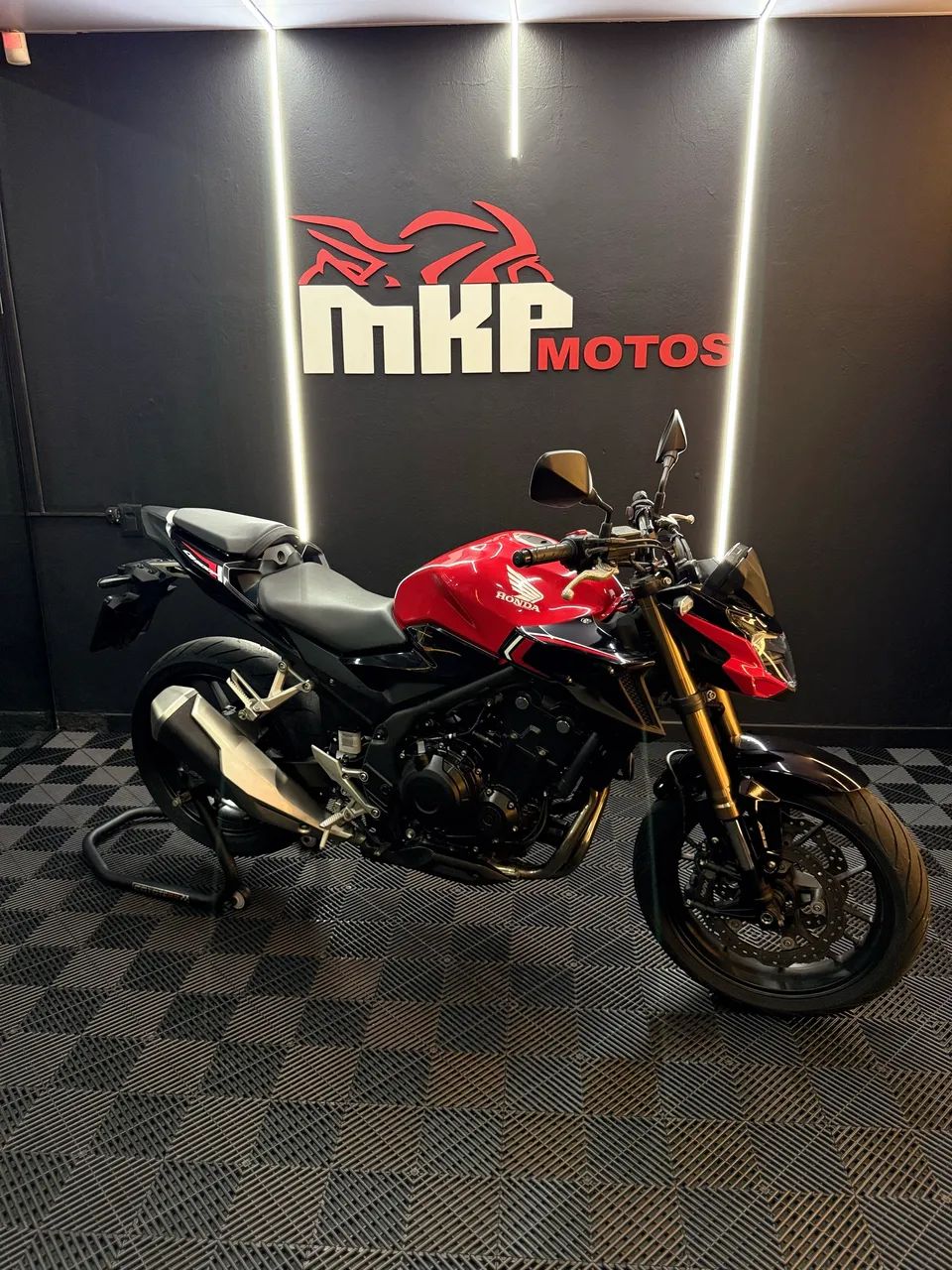 Honda CB500F 2023 