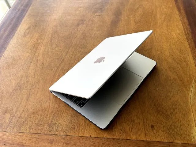 MacBook Air M3 13" 2024 - 512GB SSD - Prata - Foto 2