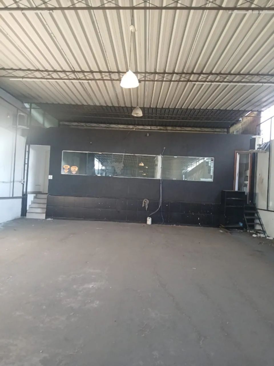 ÓTIMA LOJA COM 330 M2 NA EST INT MAGALHÃES EM VILA VALQUEIRE. - Foto 3