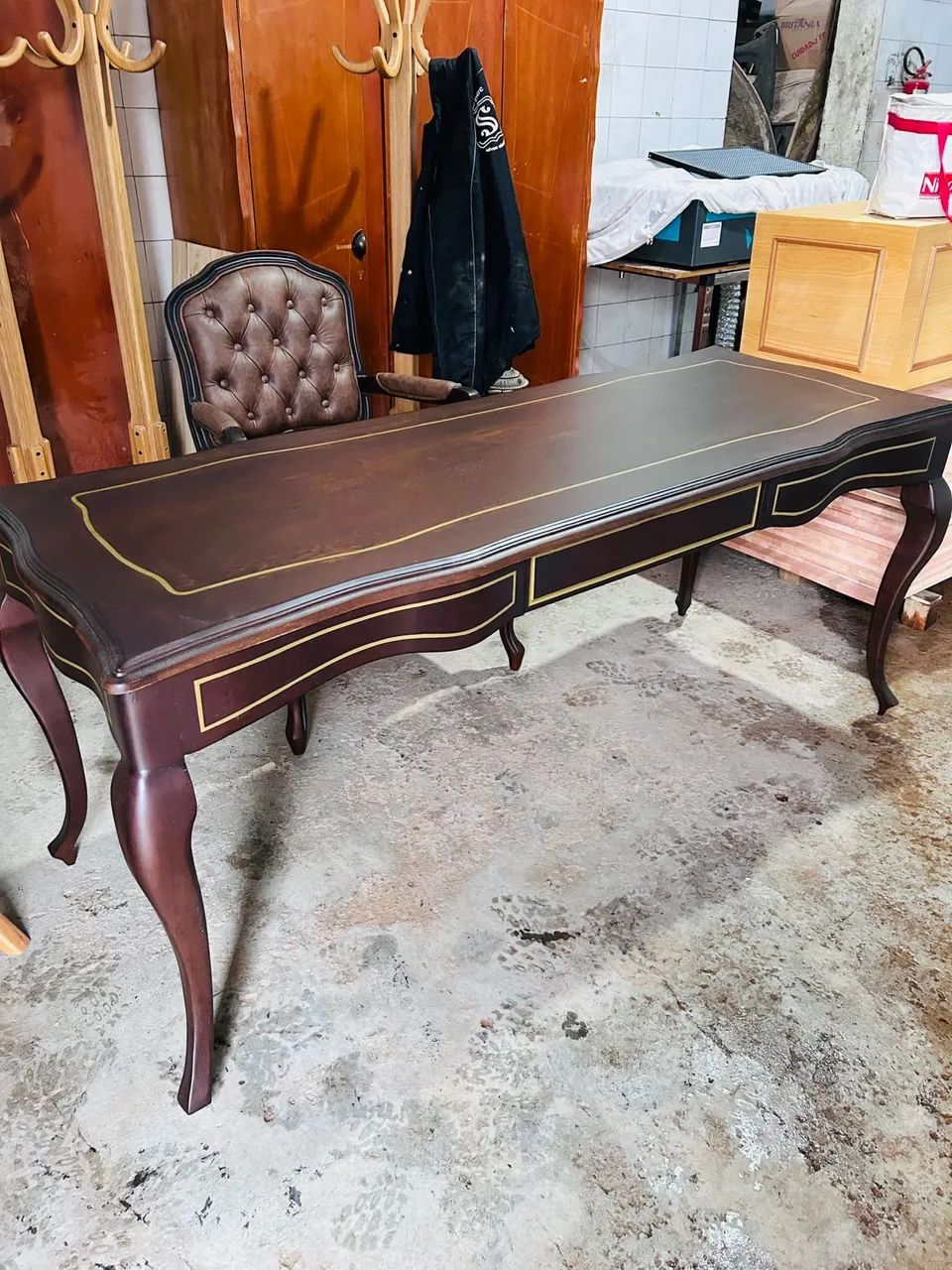 Mesa Escritório + Cadeira Luiz XV | Cedro Maciço | Artesanal
