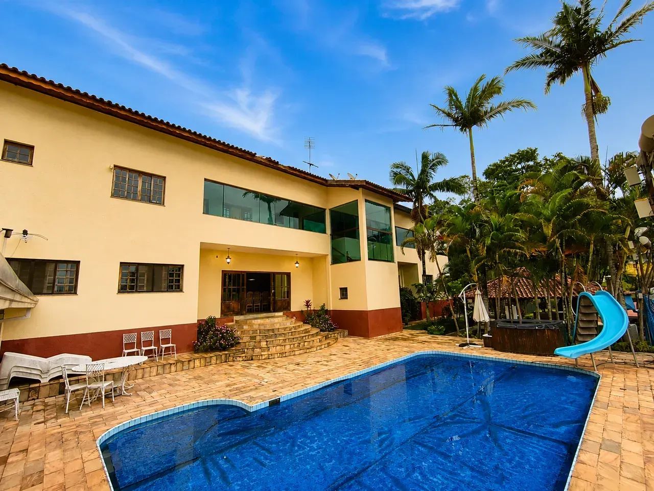Imóvel para venda tem 868 metros quadrados com 5 quartos - Foto 2