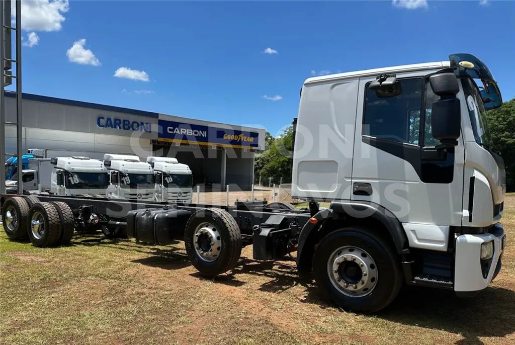 IVECO TECTOR 310E30CE 8X2 2020/2021 - Foto 2