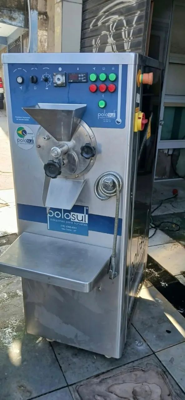 Vende-se Máquina de Sorvete e Açai - Foto 2