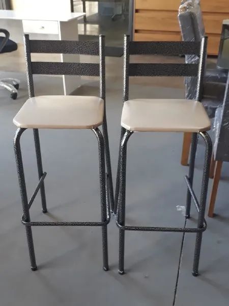 Caixa C/ 2 Banquetas 710 Ripada - Preta Craq/savana Bege