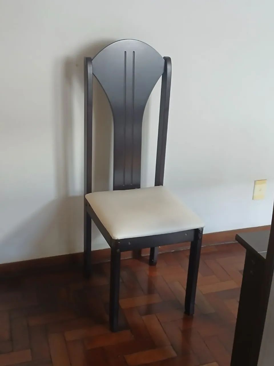 mesa de jantar com tampo em vidro - 04 cadeiras - Foto 5