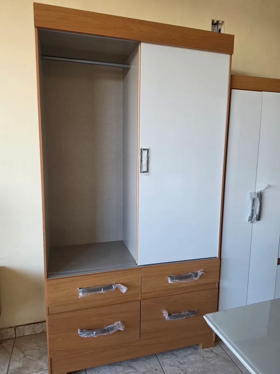 Guarda roupa de solteiro novo - Foto 3