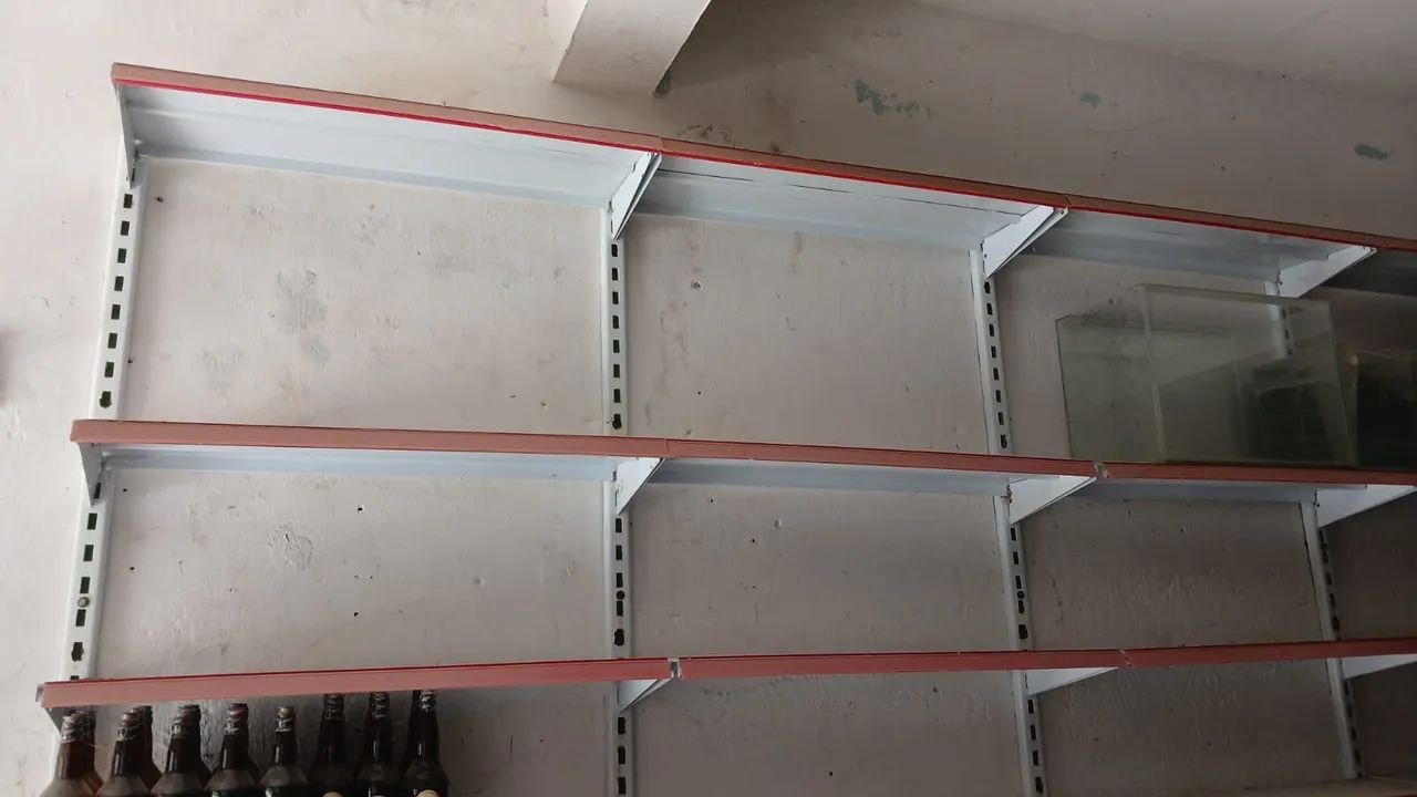 Balcões de vidro e prateleiras - Foto 2