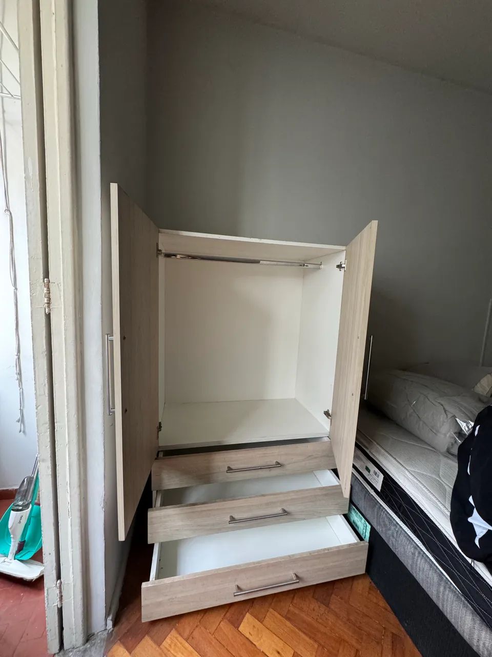 Guarda roupa 2 portas  - Foto 2