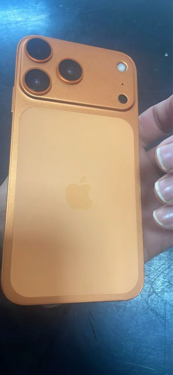 iPhone XR na carcaça do iPhone 17 laranja - Foto 4