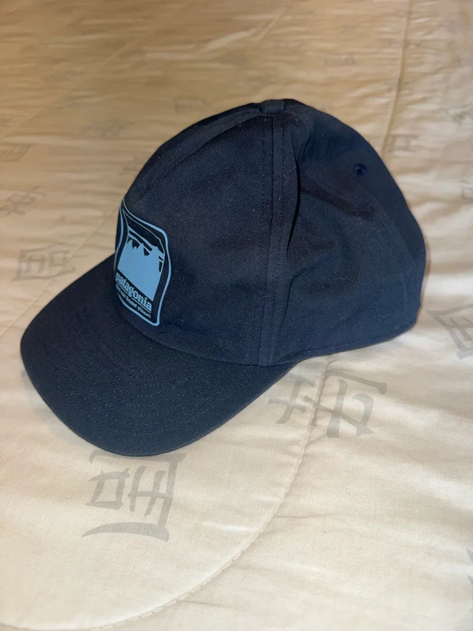 Boné Patagonia Preto Patch Azul Aba Curva - Foto 2