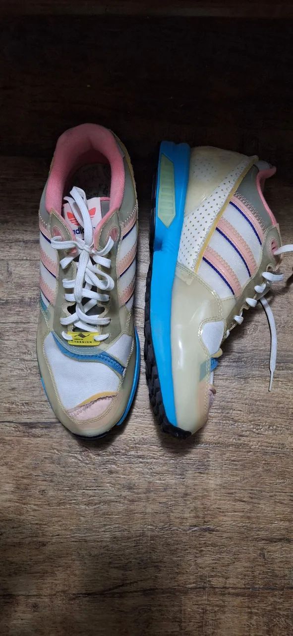 Tênis adidas - tam 41