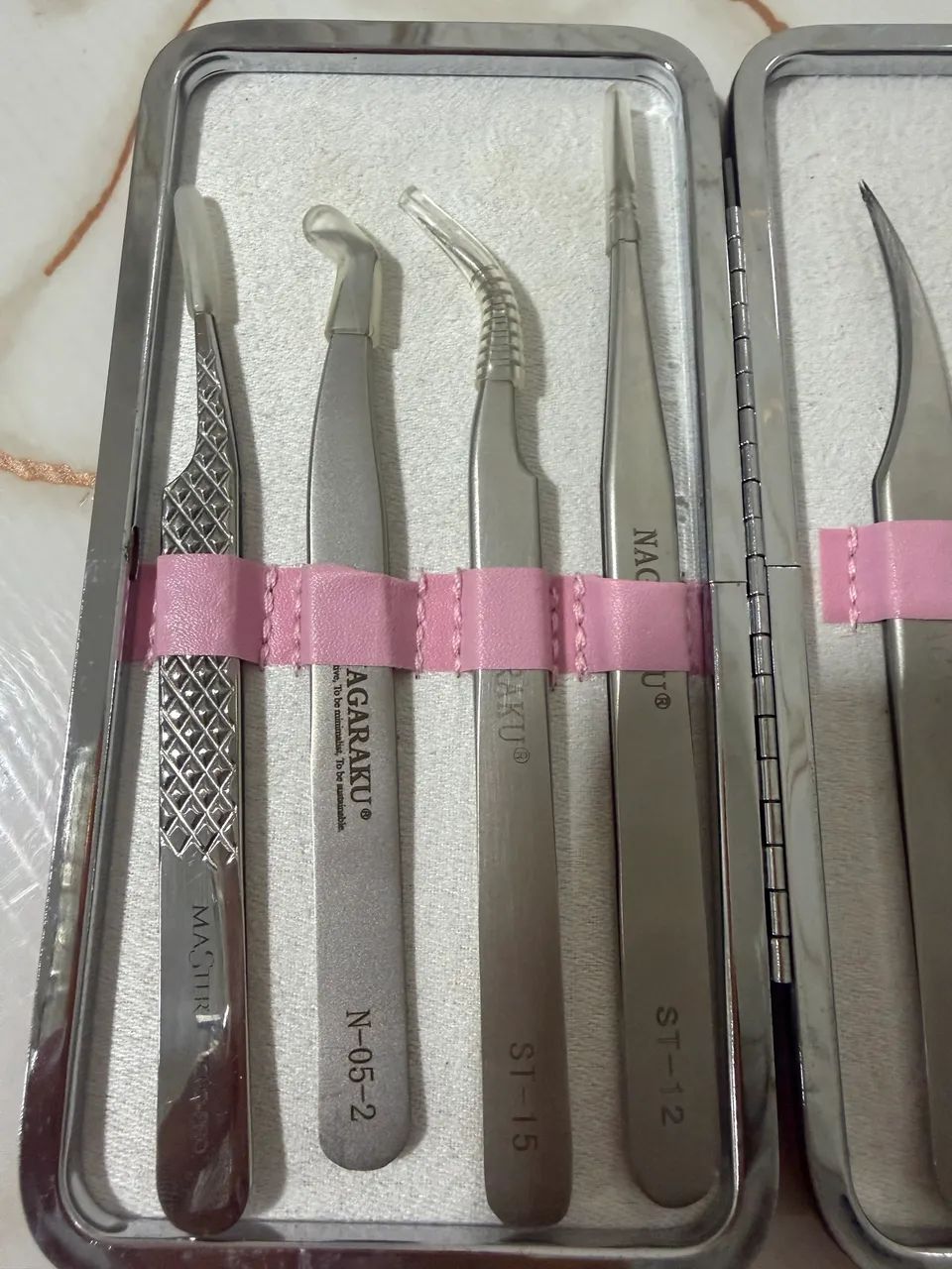 Pinças para cílios, as melhores, e no vai junto a considerada Ferrare das pinces - Foto 5