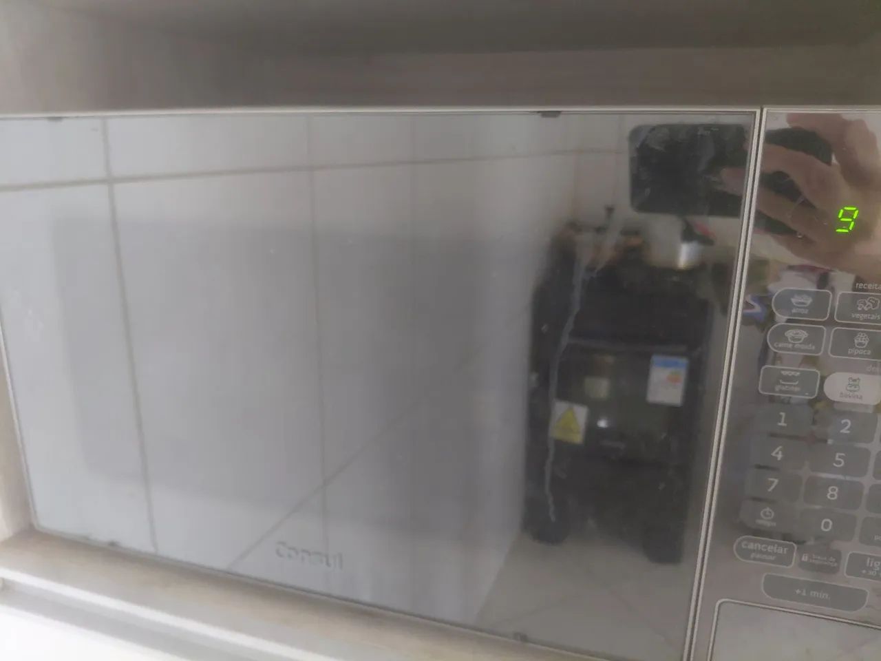 Micro-ondas com defeito 