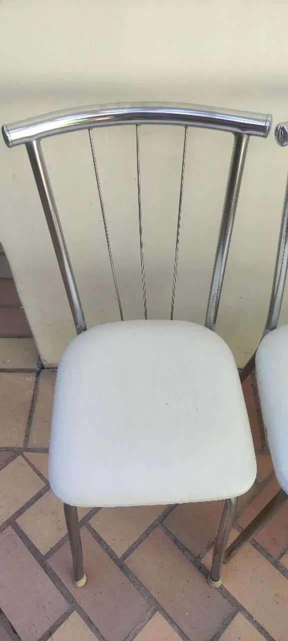 2 Cadeiras Tubulares Cromadas com Assento Branco - Bom Estado - Foto 2