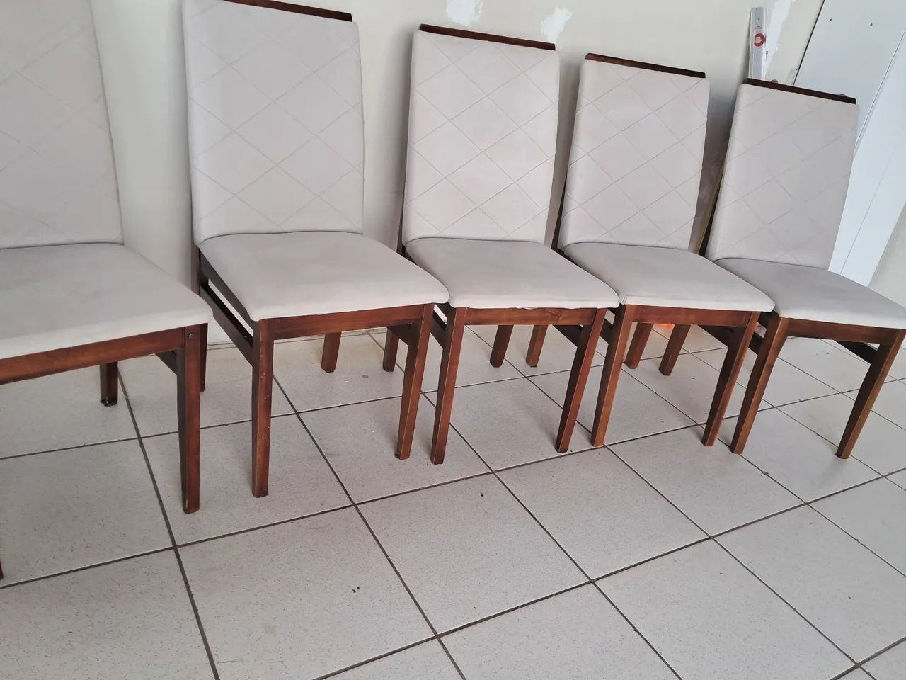 Cadeiras estofadas e reforçadas  - Foto 4